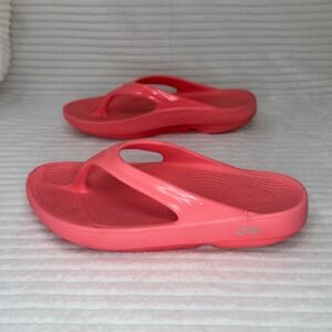 OOfos OOlala Recovery Sandals in Neon Berry EU 38 W7 Coral Pink Thong Flip Flops